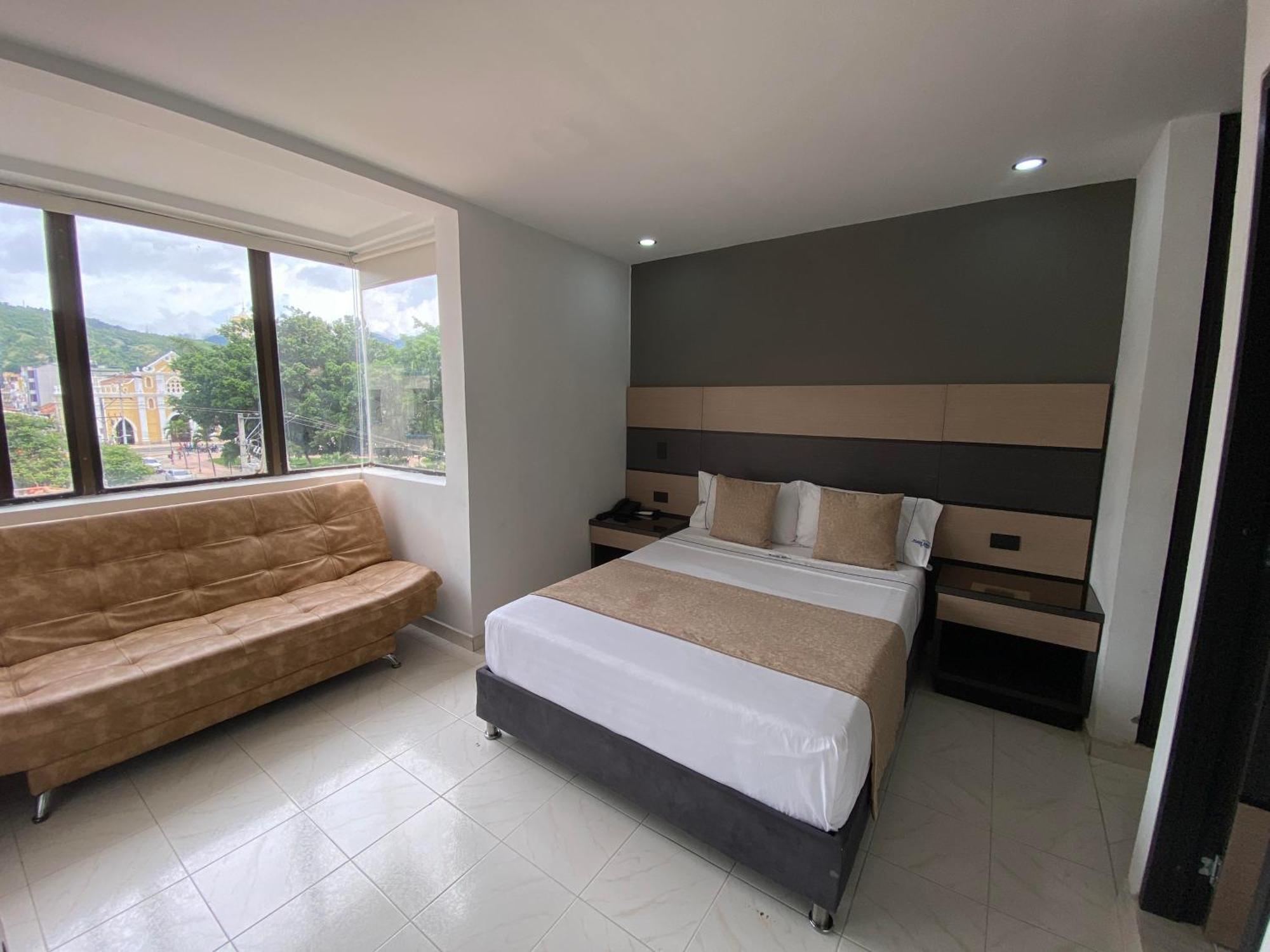 Hotel Plaza Real Ocaña מראה חיצוני תמונה