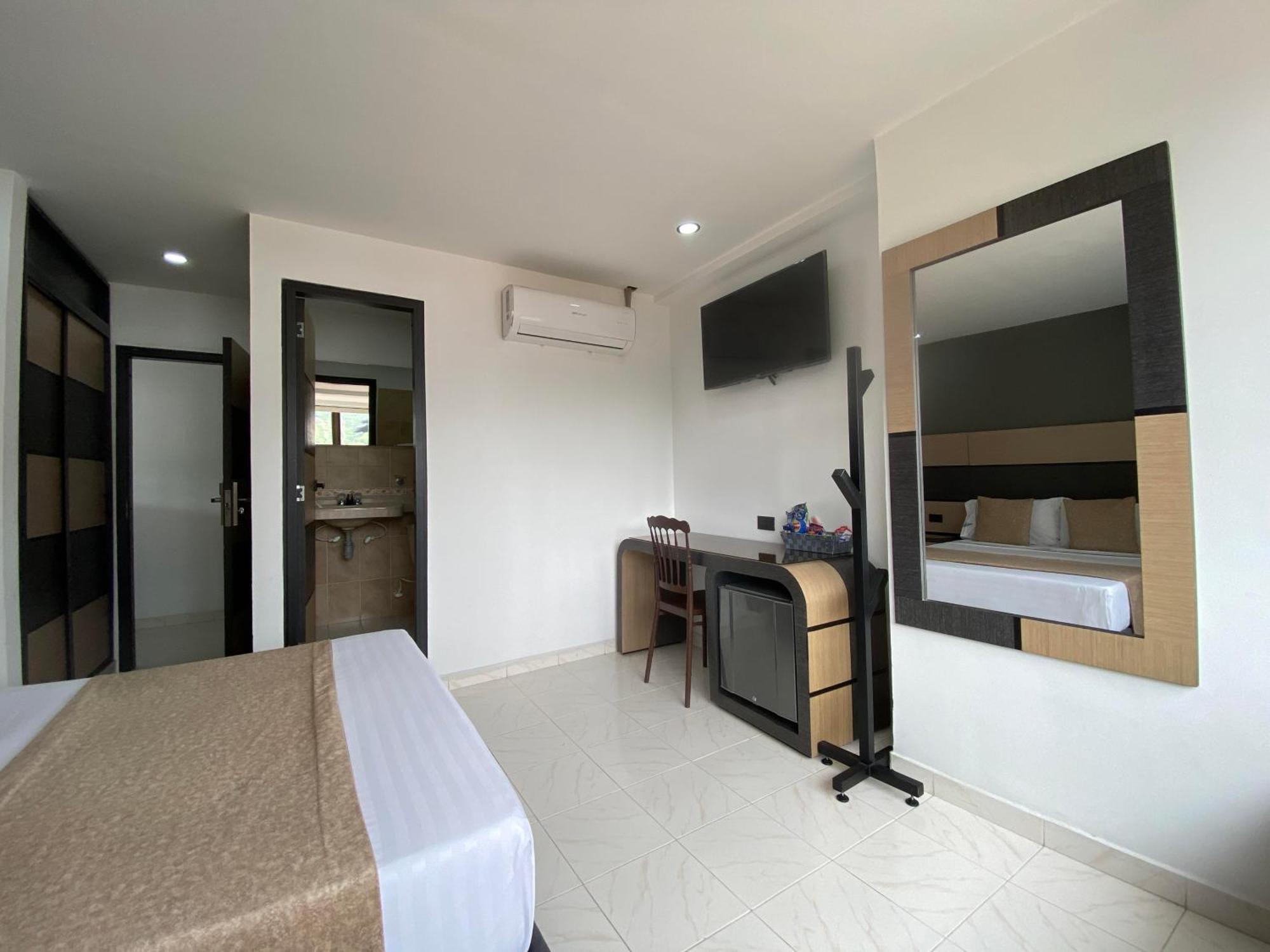 Hotel Plaza Real Ocaña מראה חיצוני תמונה