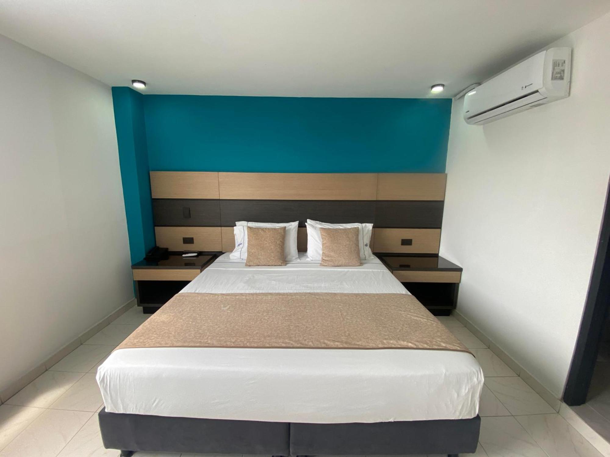 Hotel Plaza Real Ocaña מראה חיצוני תמונה